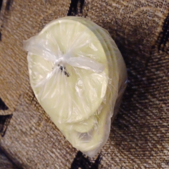 4/$40 New Greenish Yellow Tupperware Thatsa Extra Mini Bowl - 600 mL - Picture 6 of 6